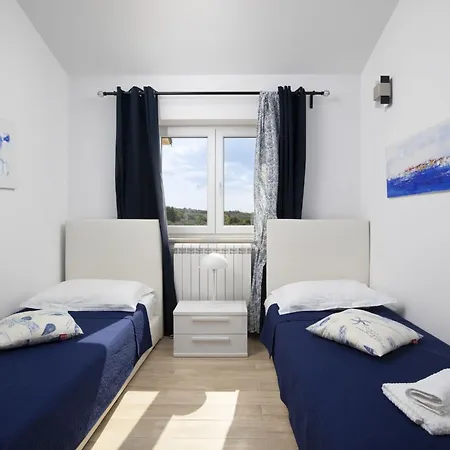 Piccolo Paradiso With Heated Pool, Jacuzzi & Sauna * Rovinjsko Selo