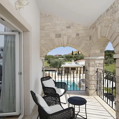 Piccolo Paradiso With Heated Pool, Jacuzzi & Sauna Villa *