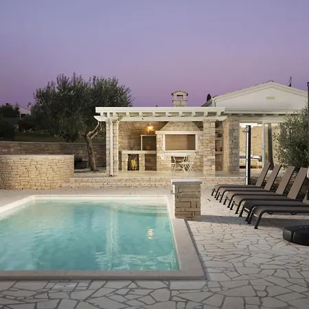 ヴィラ Piccolo Paradiso With Heated Pool, Jacuzzi & Sauna *