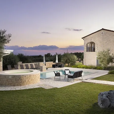 Piccolo Paradiso With Heated Pool, Jacuzzi & Sauna ロヴィンスコ・セロ