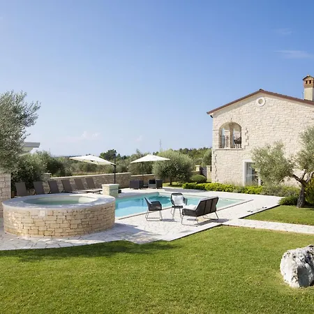 Piccolo Paradiso With Heated Pool, Jacuzzi & Sauna Vila *