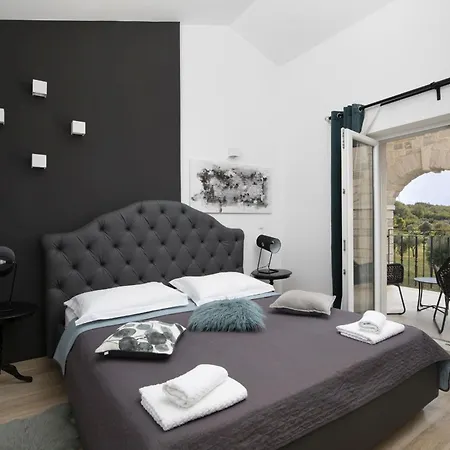 Piccolo Paradiso With Heated Pool, Jacuzzi & Sauna