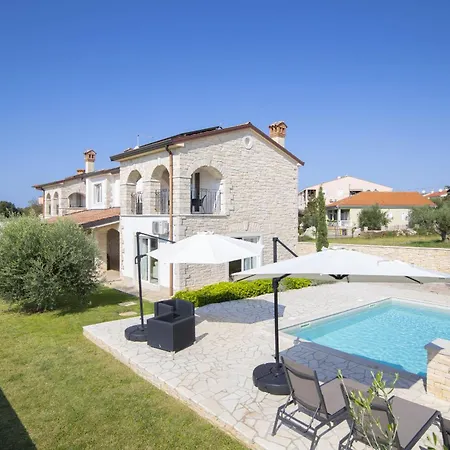 Piccolo Paradiso With Heated Pool, Jacuzzi & Sauna