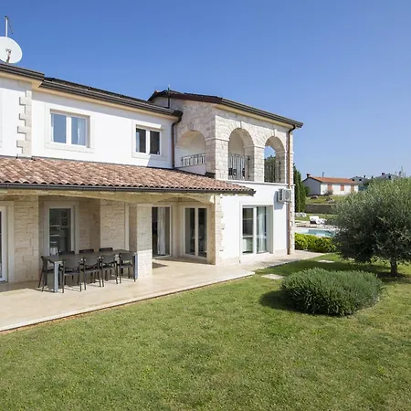 Piccolo Paradiso With Heated Pool, Jacuzzi & Sauna