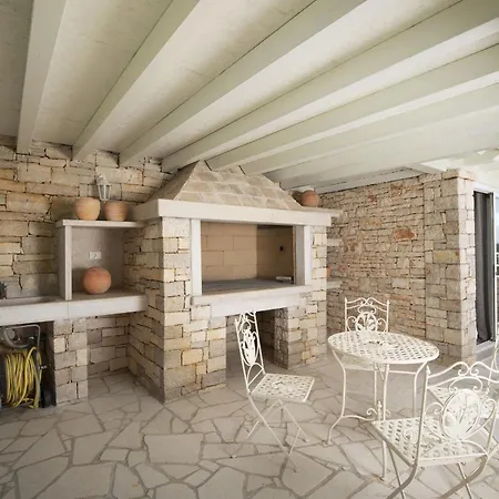 Piccolo Paradiso With Heated Pool, Jacuzzi & Sauna