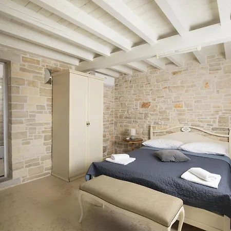 Piccolo Paradiso With Heated Pool, Jacuzzi & Sauna