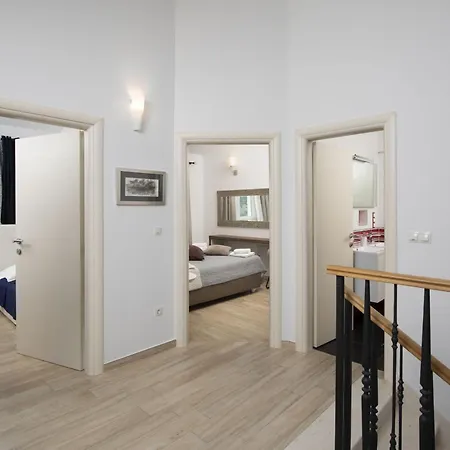 Piccolo Paradiso With Heated Pool, Jacuzzi & Sauna