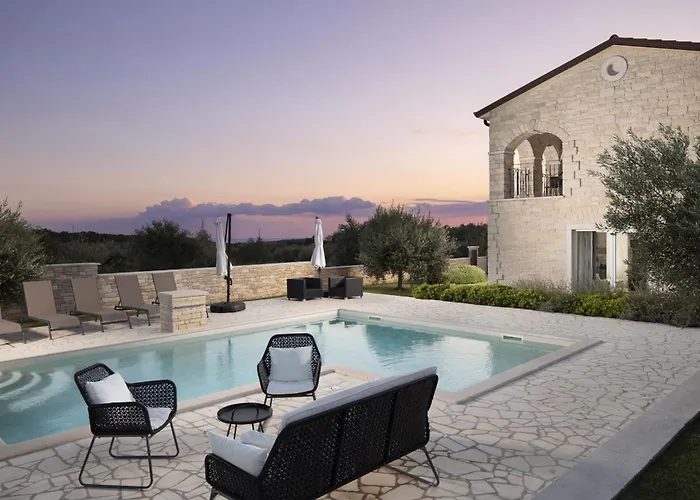 Vila Piccolo Paradiso With Heated Pool, Jacuzzi & Sauna Rovinjsko Selo