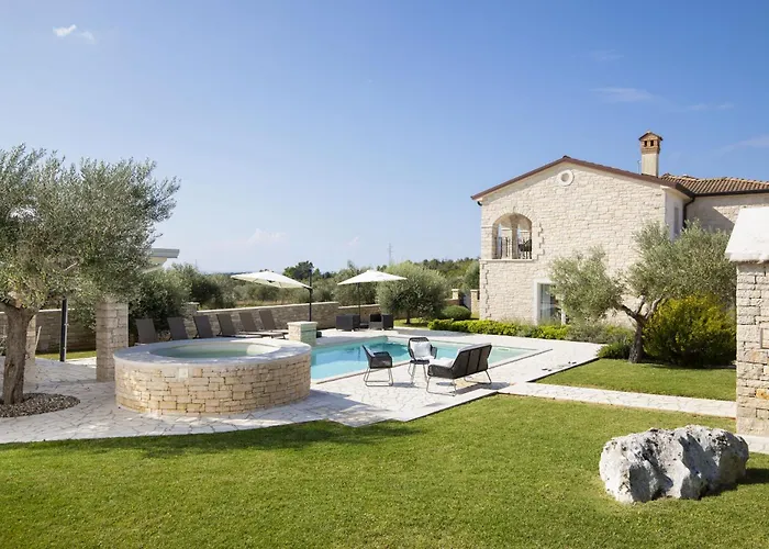 Piccolo Paradiso With Heated Pool, Jacuzzi & Sauna Vila *