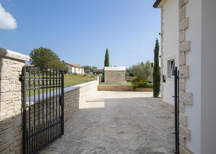 Piccolo Paradiso With Heated Pool, Jacuzzi & Sauna Vila *