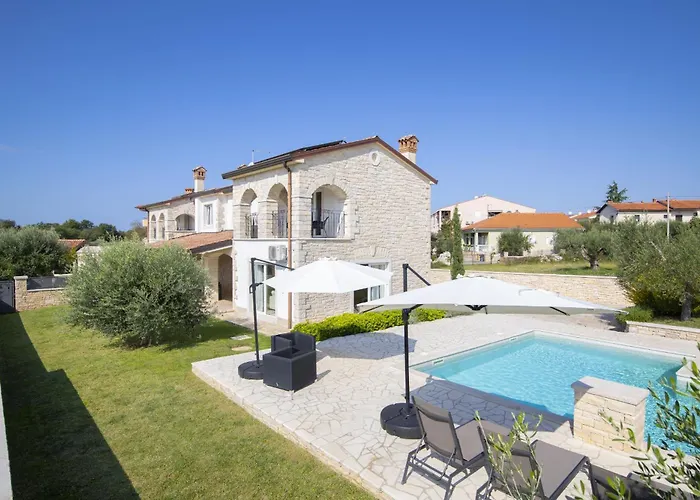 Piccolo Paradiso With Heated Pool, Jacuzzi & Sauna