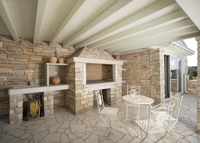 Piccolo Paradiso With Heated Pool, Jacuzzi & Sauna