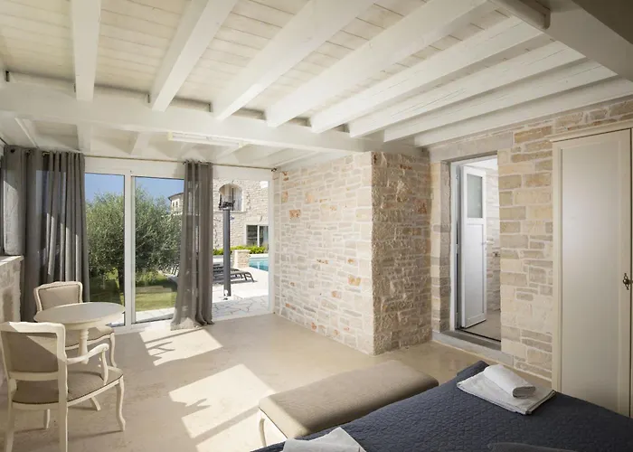 Vila Piccolo Paradiso With Heated Pool, Jacuzzi & Sauna *