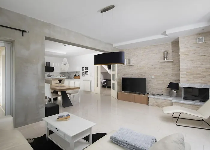 Vila Piccolo Paradiso With Heated Pool, Jacuzzi & Sauna *