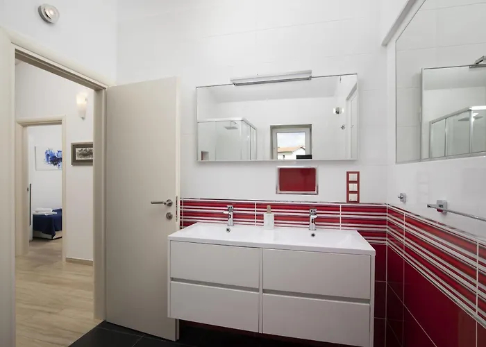 Vila Piccolo Paradiso With Heated Pool, Jacuzzi & Sauna *