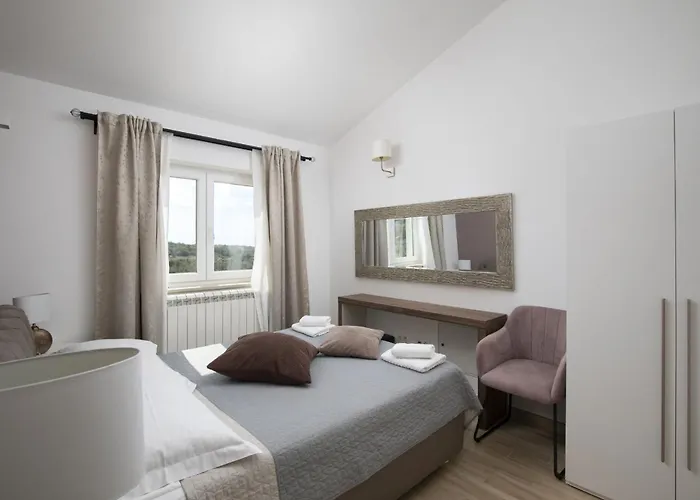 Piccolo Paradiso With Heated Pool, Jacuzzi & Sauna Vila