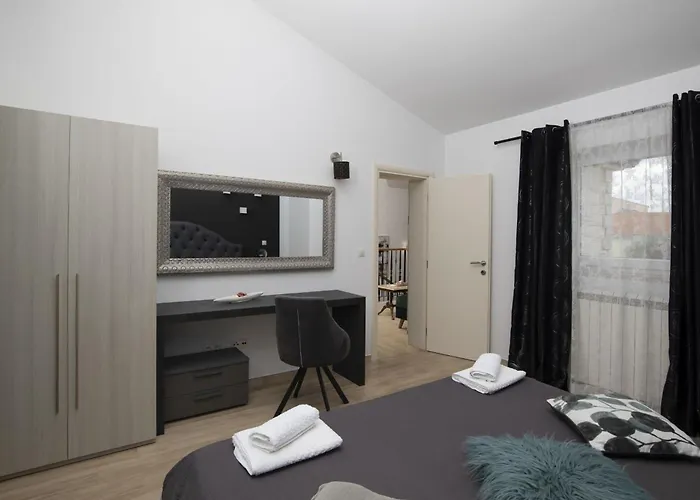 Piccolo Paradiso With Heated Pool, Jacuzzi & Sauna