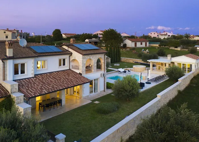 Piccolo Paradiso With Heated Pool, Jacuzzi & Sauna *