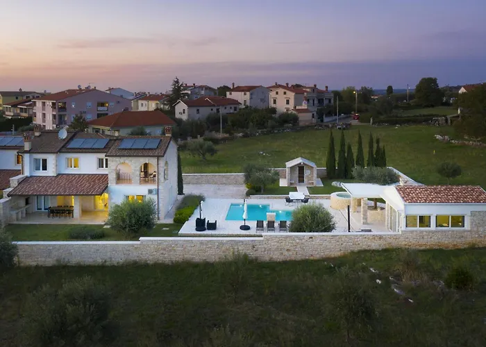 Piccolo Paradiso With Heated Pool, Jacuzzi & Sauna *