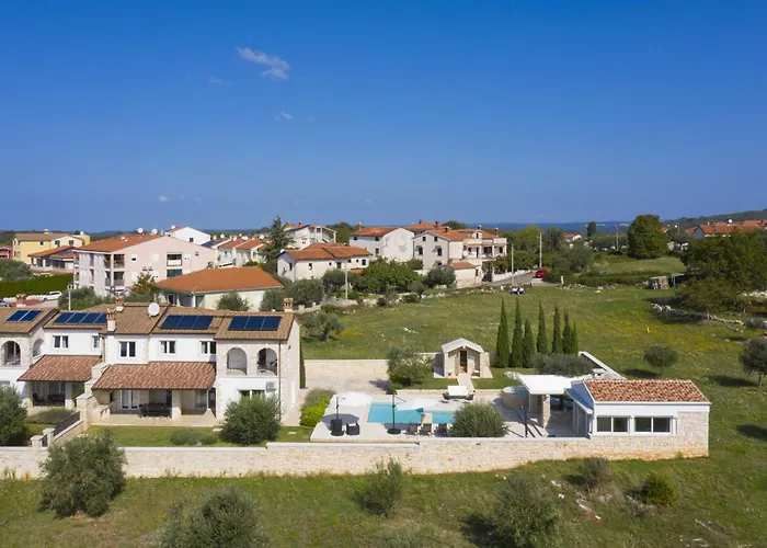 Vila Piccolo Paradiso With Heated Pool, Jacuzzi & Sauna Rovinjsko Selo